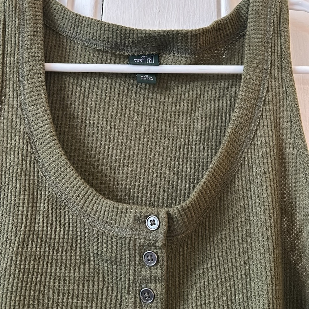 Wild Fable Olive Green Button Tank Top Size Medium - Picture 2 of 4